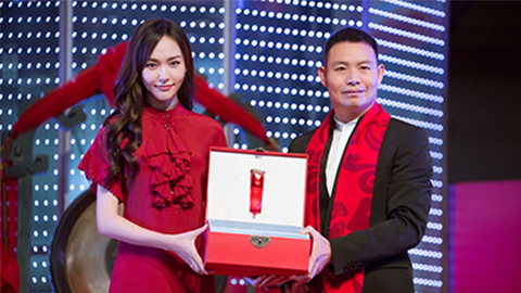 中国美正当红，，，，yaxin222A股上市，，，引领新时代